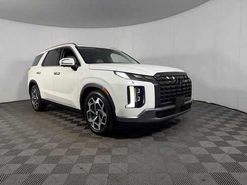 Used 2023 Hyundai Palisade Limited w/ Cargo Package FWD image 4
