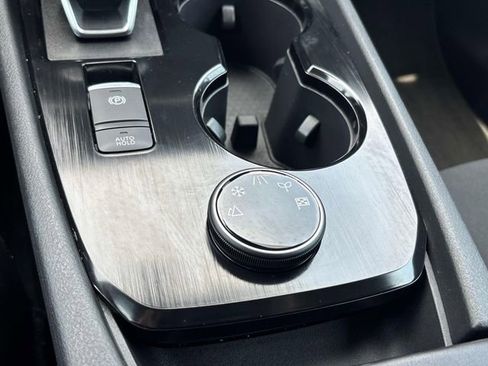 Used 2023 Nissan Rogue S image 23