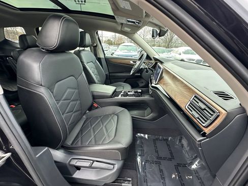 Used 2024 Volkswagen Atlas SE w/ Panoramic Sunroof Package image 26