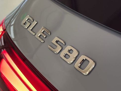 New 2026 Mercedes-Benz GLE 580 4MATIC image 10