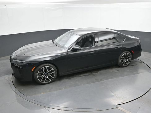 Used 2024 BMW 760i xDrive w/ Executive Package AWD/4WD image 35
