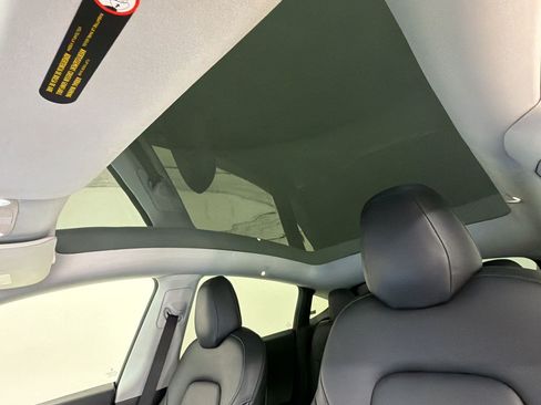 Used 2020 Tesla Model Y Long Range AWD/4WD image 23