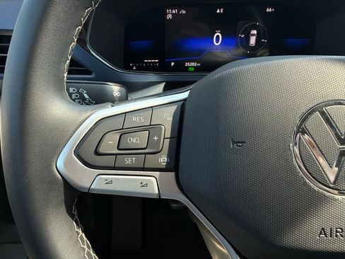 Used 2022 Volkswagen Taos SE image 23