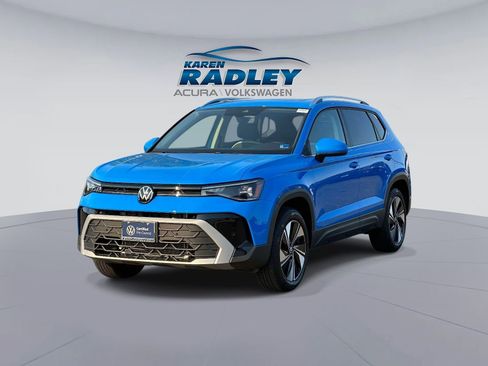 Used 2025 Volkswagen Taos SE AWD/4WD image 5