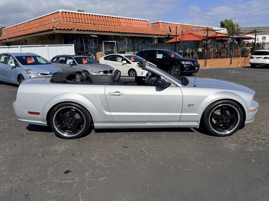 Used 2005 Ford Mustang GT RWD image 13