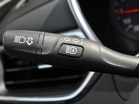 Used 2023 Chevrolet Equinox LT image 32