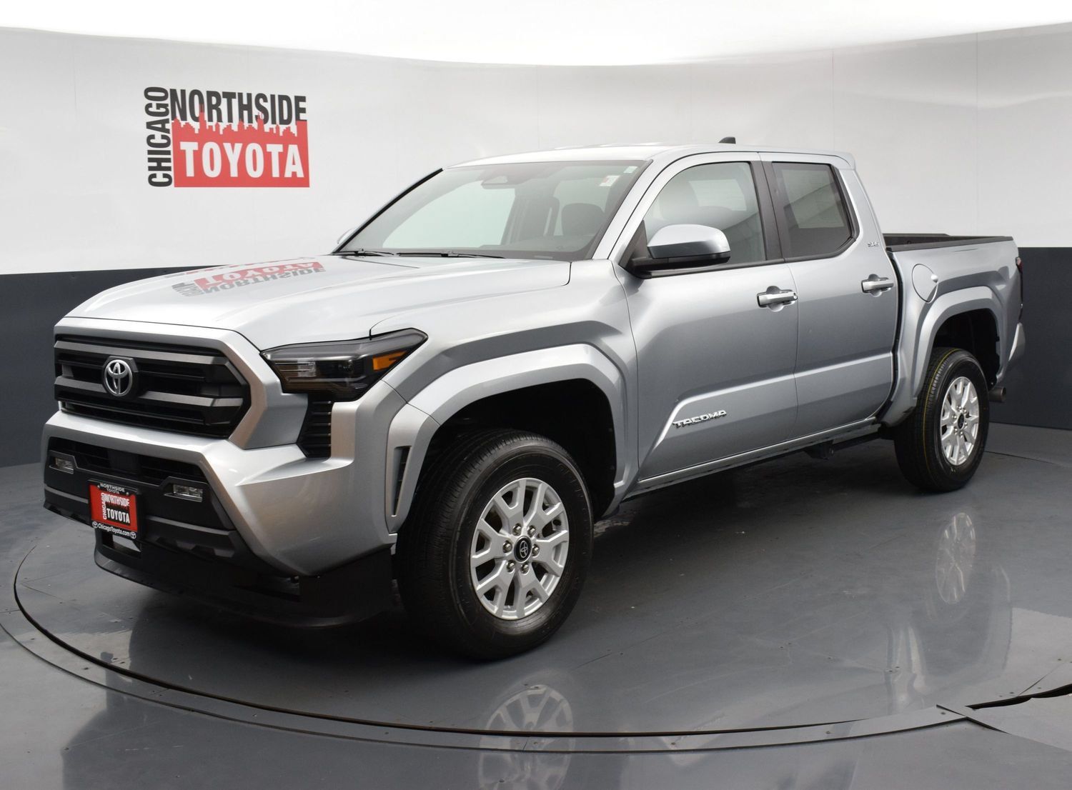 Used 2025 Toyota Tacoma SR5 AWD/4WD image 8
