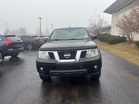 Used 2018 Nissan Frontier SV image 2