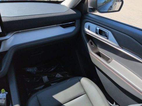 New 2026 Ford Explorer Active w/ Active Comfort Package image 20