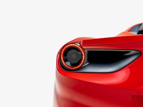 Used 2018 Ferrari 488 GTB RWD image 26