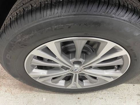 Used 2023 Buick Envision Preferred AWD/4WD image 9