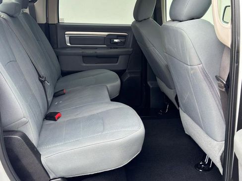 Used 2019 RAM 1500 Classic SLT AWD/4WD image 14