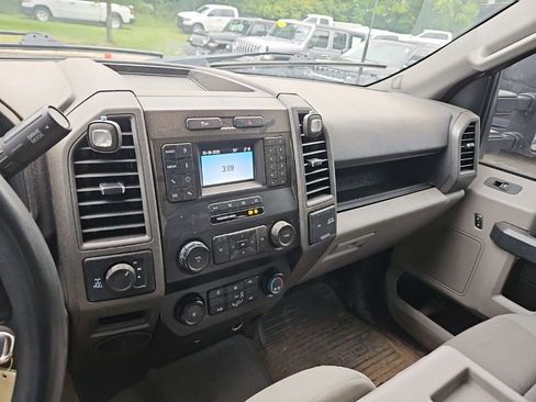 Used 2022 Ford F350 XL w/ Power Equipment Group AWD/4WD image 18