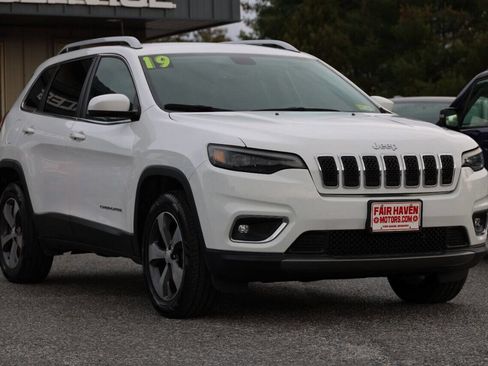 Used 2019 Jeep Cherokee Limited image 7