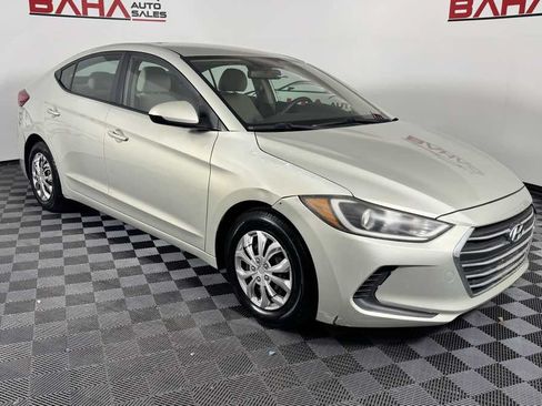 Used 2017 Hyundai Elantra SE FWD image 8