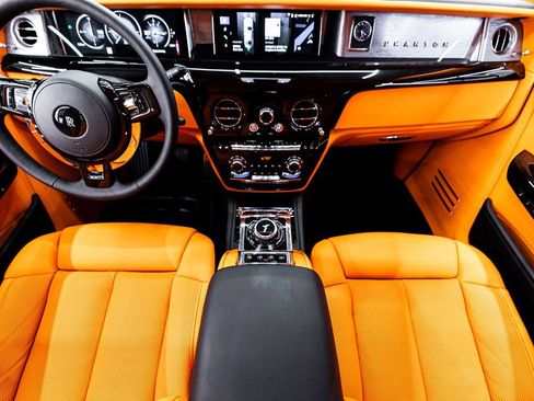 Used 2026 Rolls-Royce Phantom Sedan image 42