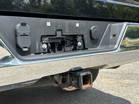 Used 2023 Chevrolet Silverado 1500 LT AWD/4WD image 38