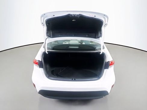 Used 2025 Toyota Corolla LE FWD image 29