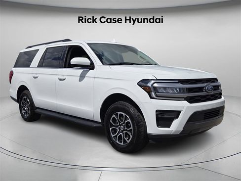 Used 2024 Ford Expedition Max XLT image 9