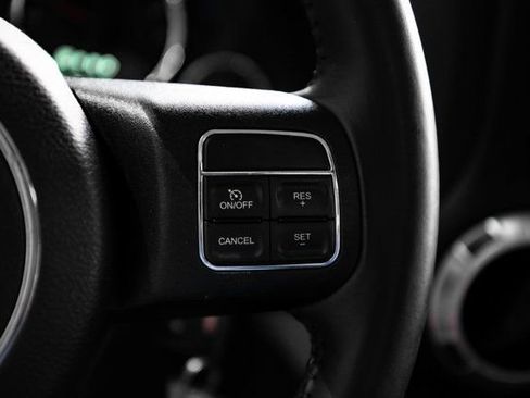 Used 2016 Jeep Wrangler Unlimited Rubicon w/ Connectivity Group AWD/4WD image 33