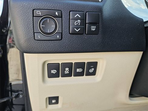 Used 2022 Lexus GX 460 Premium image 16