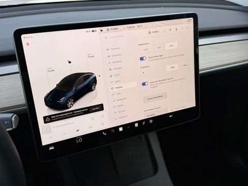 Used 2023 Tesla Model Y Long Range AWD/4WD image 40
