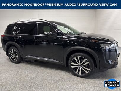 Used 2024 Nissan Pathfinder Platinum w/ Cargo Package