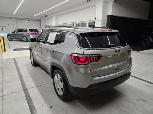 Certified 2022 Jeep Compass Latitude w/ Convenience Group FWD image 4