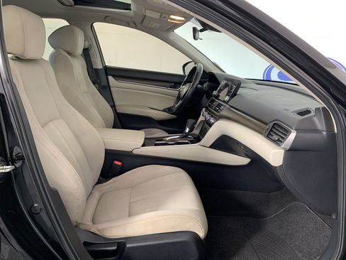 Used 2018 Honda Accord EX image 40