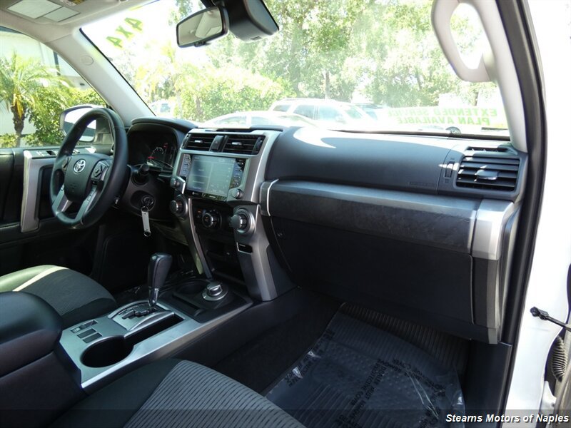 Used 2020 Toyota 4Runner SR5 AWD/4WD image 46