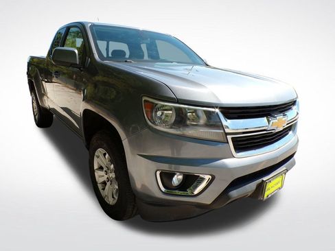 Used 2018 Chevrolet Colorado LT w/ LT Convenience Package RWD image 9