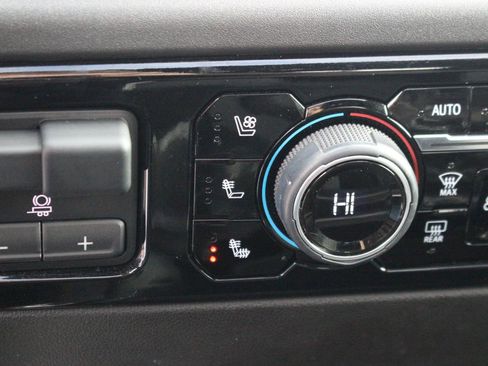 Used 2024 Chevrolet Silverado 2500 High Country w/ Midnight Edition image 28