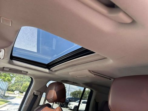 Used 2020 Cadillac Escalade ESV Premium Luxury AWD/4WD image 21