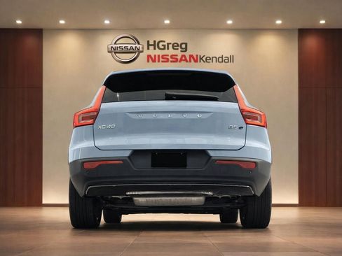 Used 2026 Volvo XC40 B5 Plus AWD/4WD image 6