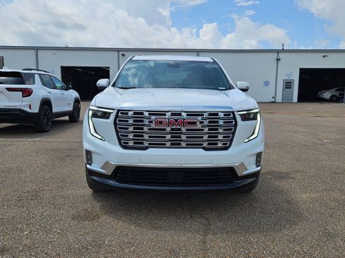 New 2026 GMC Acadia Denali FWD image 9