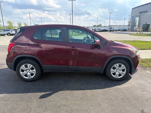 Used 2017 Chevrolet Trax LS FWD image 5