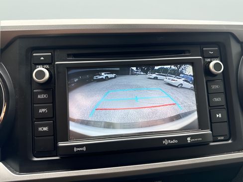 Used 2018 Toyota Tacoma SR5 AWD/4WD image 27