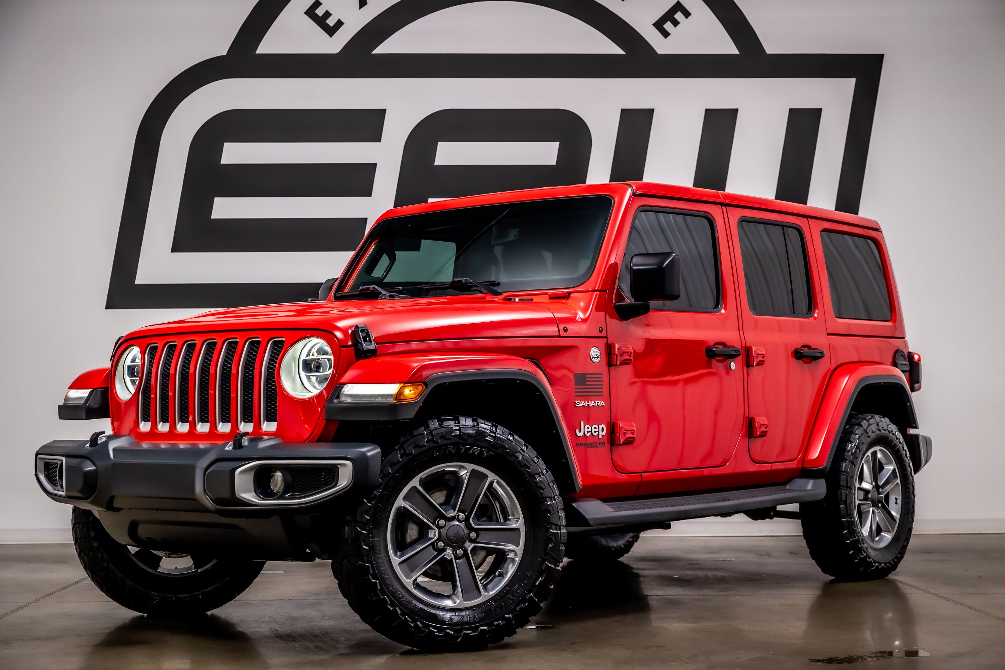 Used 2018 Jeep Wrangler Unlimited Sahara AWD/4WD image 1