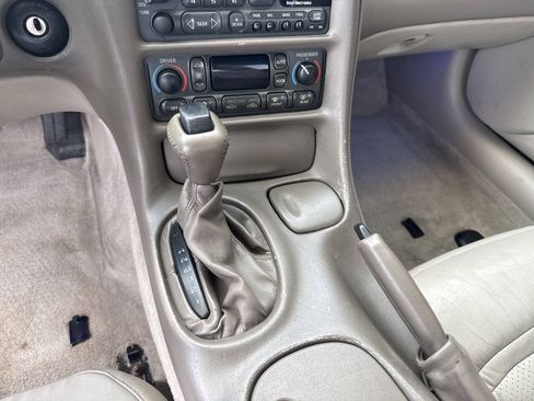 Used 2004 Chevrolet Corvette Convertible w/ Preferred Equipment Group RWD image 36
