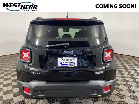 Used 2022 Jeep Renegade Latitude w/ Convenience Group AWD/4WD image 19