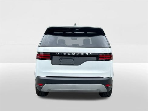 New 2025 Land Rover Discovery S image 3