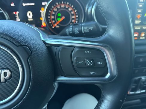 Used 2020 Jeep Wrangler Unlimited Sahara image 16