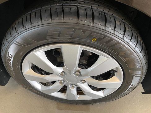 Used 2011 Nissan Sentra 2.0 S w/ Convenience Pkg FWD image 6