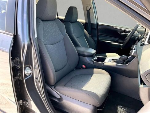 Used 2023 Toyota RAV4 XLE w/ Convenience Package FWD image 9
