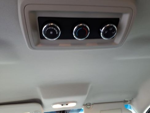 Used 2017 Dodge Journey SE w/ Flexible Seating Group image 9