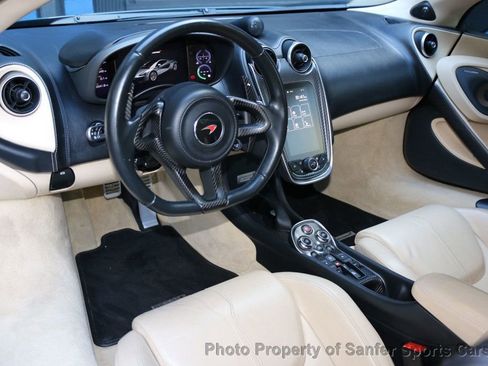 Used 2017 McLaren 570S Coupe image 18