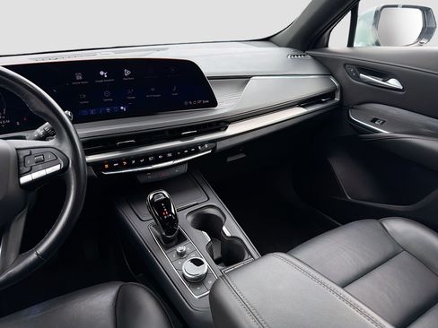 Certified 2025 Cadillac XT4 Premium Luxury FWD image 22