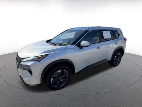 Used 2025 Nissan Rogue SV FWD image 6