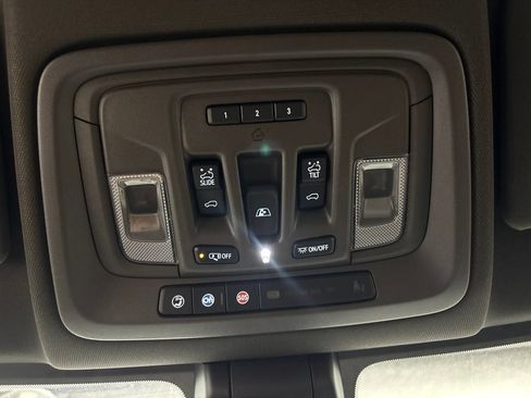 Used 2020 Chevrolet Silverado 1500 LTZ w/ LTZ Premium Package AWD/4WD image 28