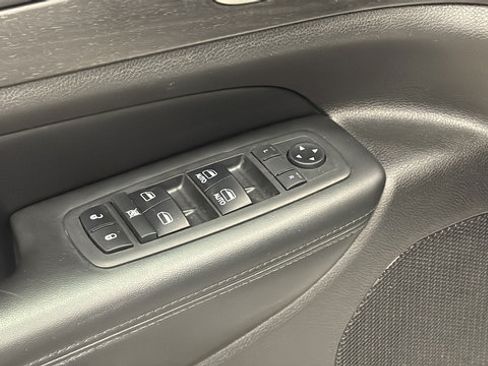 Used 2018 Jeep Grand Cherokee Altitude AWD/4WD image 22